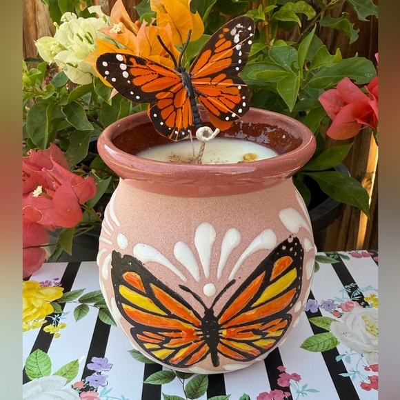 Butterfly Decorated Candle Pot - Picture 1 of 1